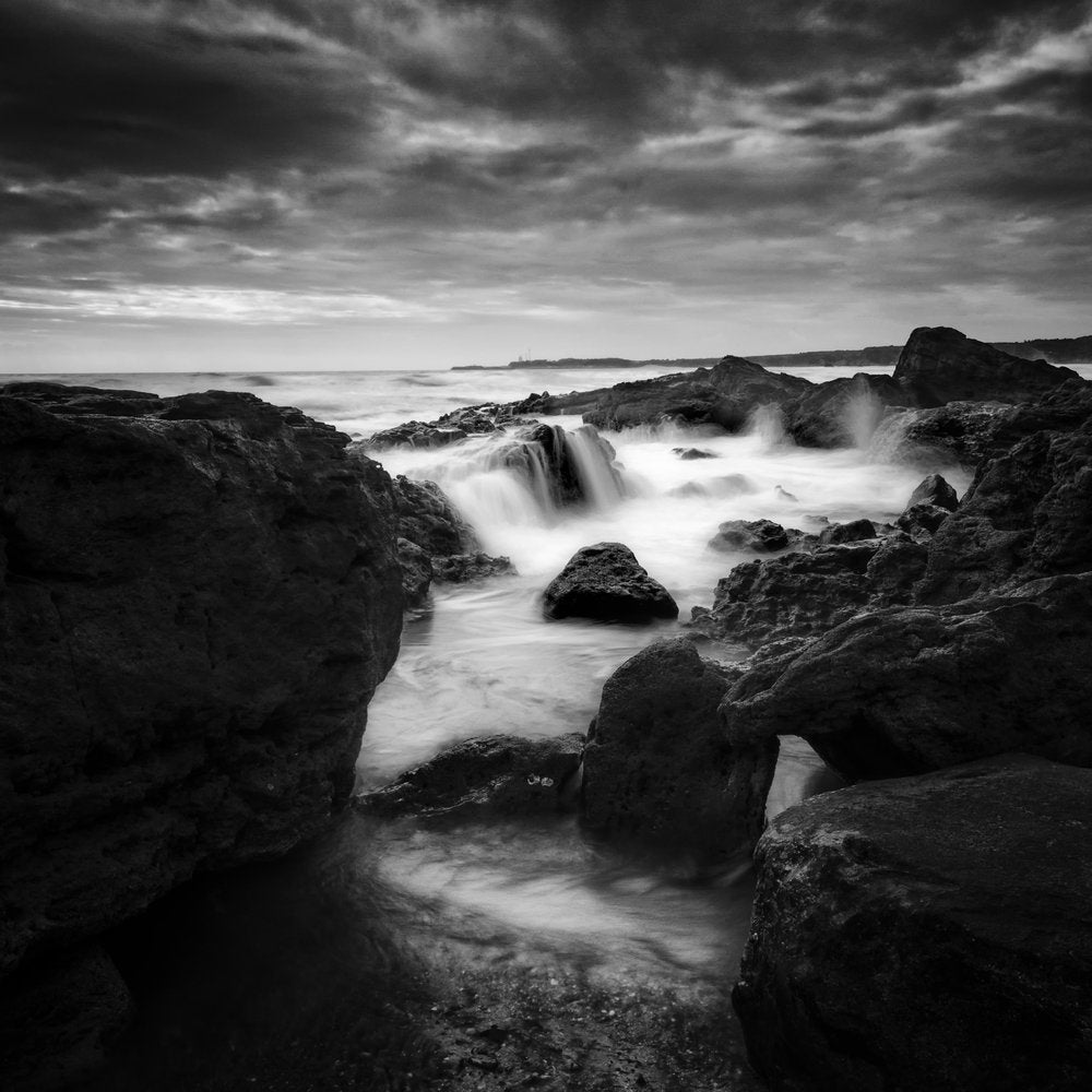 Dramatic Ocean Flow