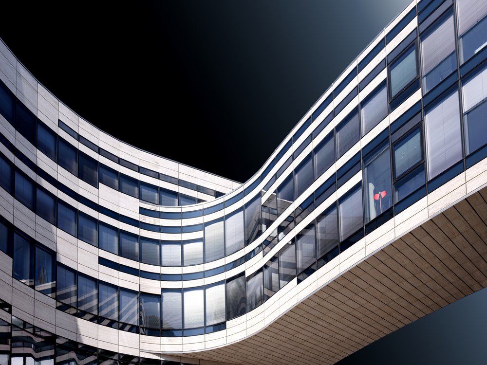 Sleek Urban Curves