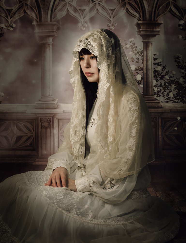 Gothic Veiled Lady