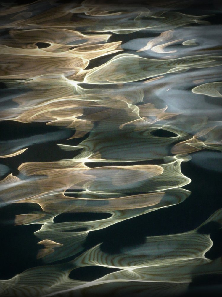 Luminous Water Patterns