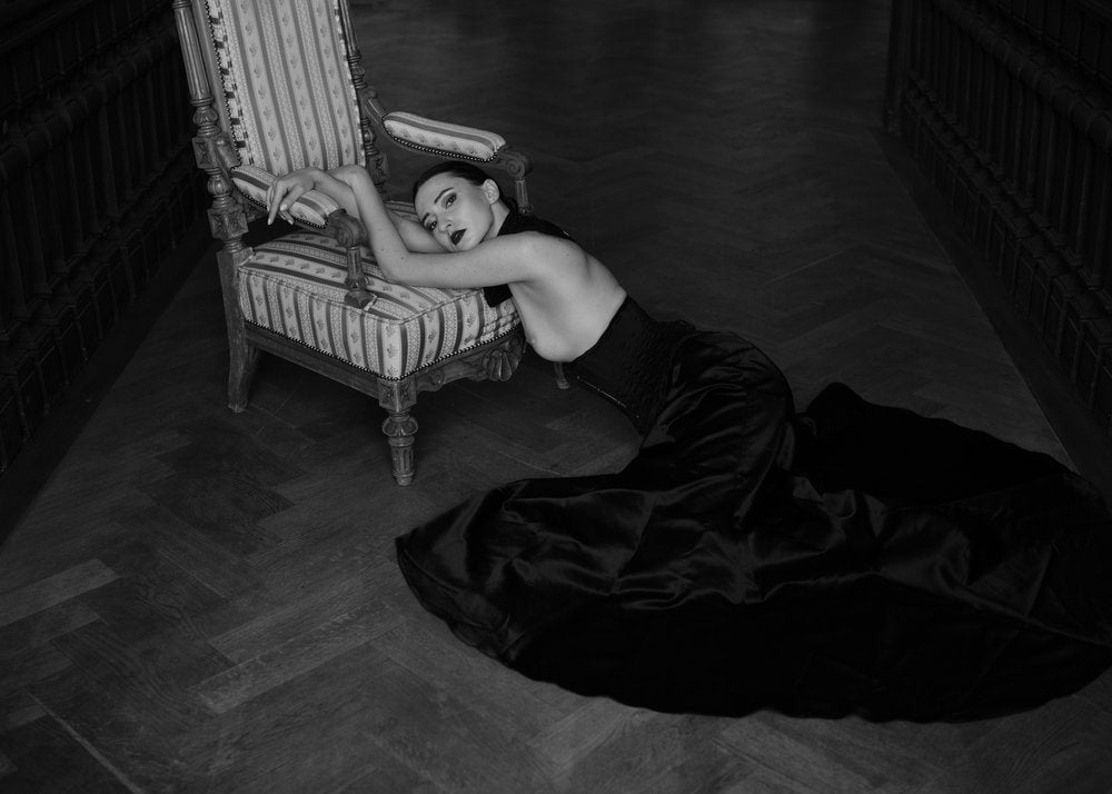 Gothic Glamour Pose