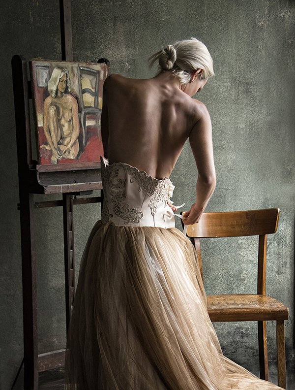 Artist's Elegant Back