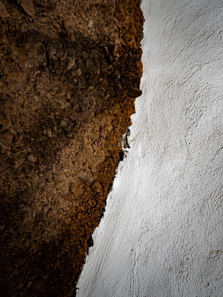 Textured Wall Contrast
