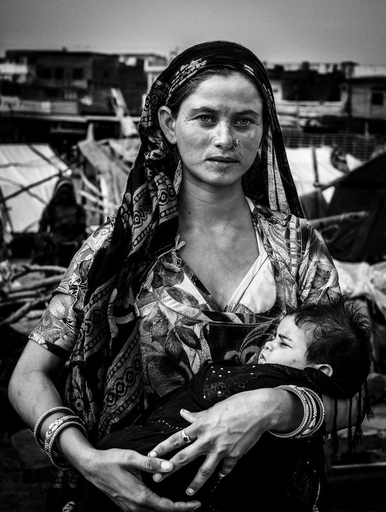 Monochrome Maternal Bond