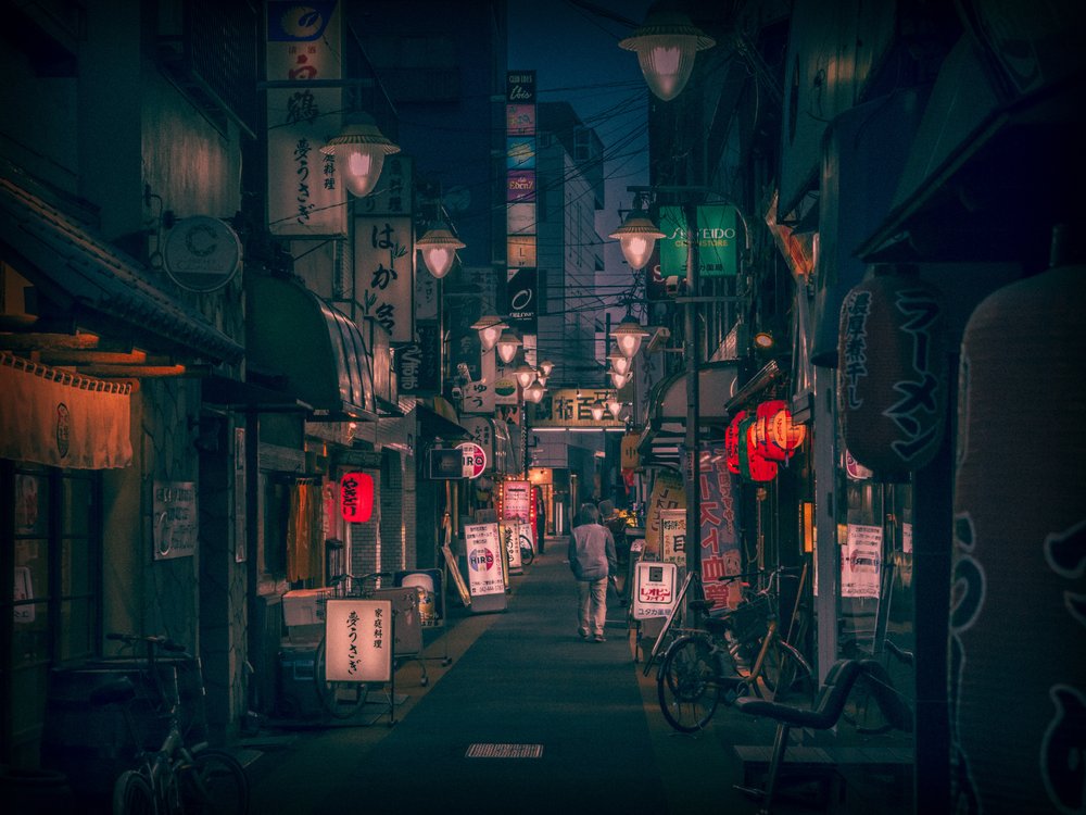 Vibrant Tokyo Alley