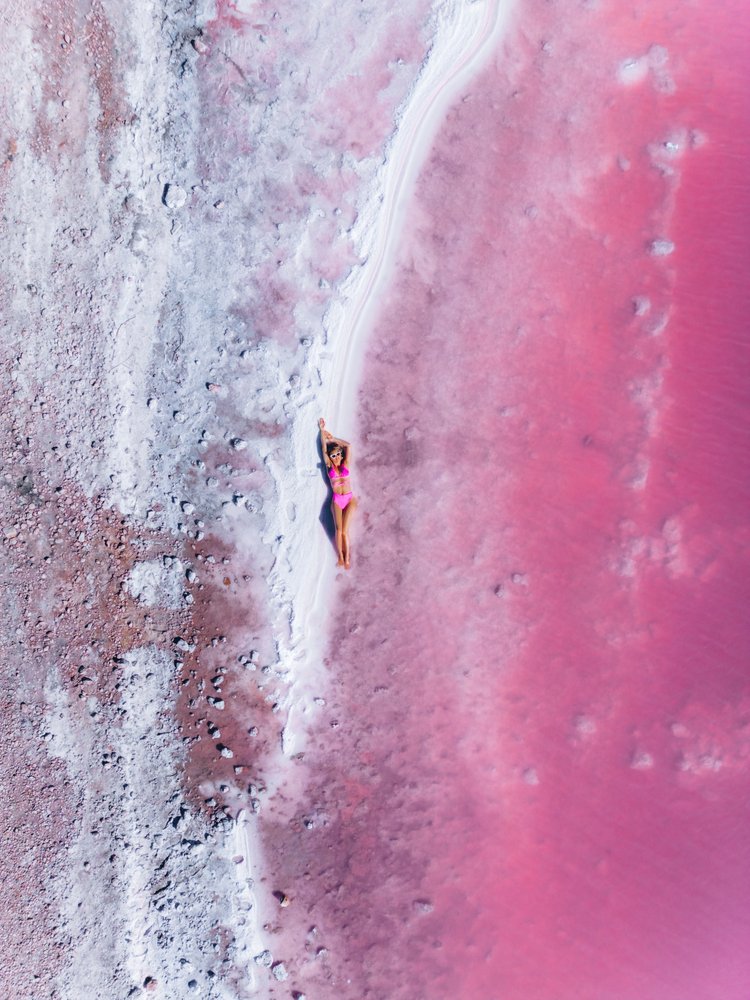 Pink Lake Shore Relax