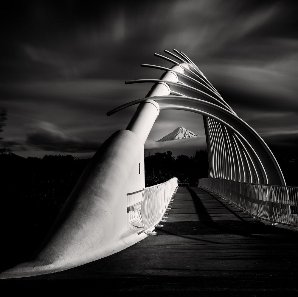 Iconic Bridge Mountain Frame
