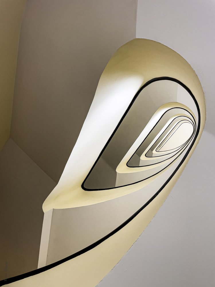 Spiral Staircase Curves