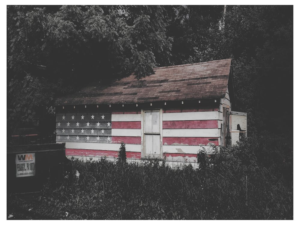 Vintage America USA Flag Cabin in the Woods