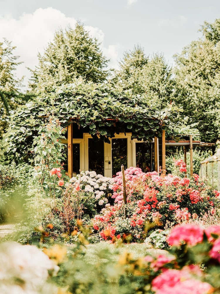 English Garden Greenhouse