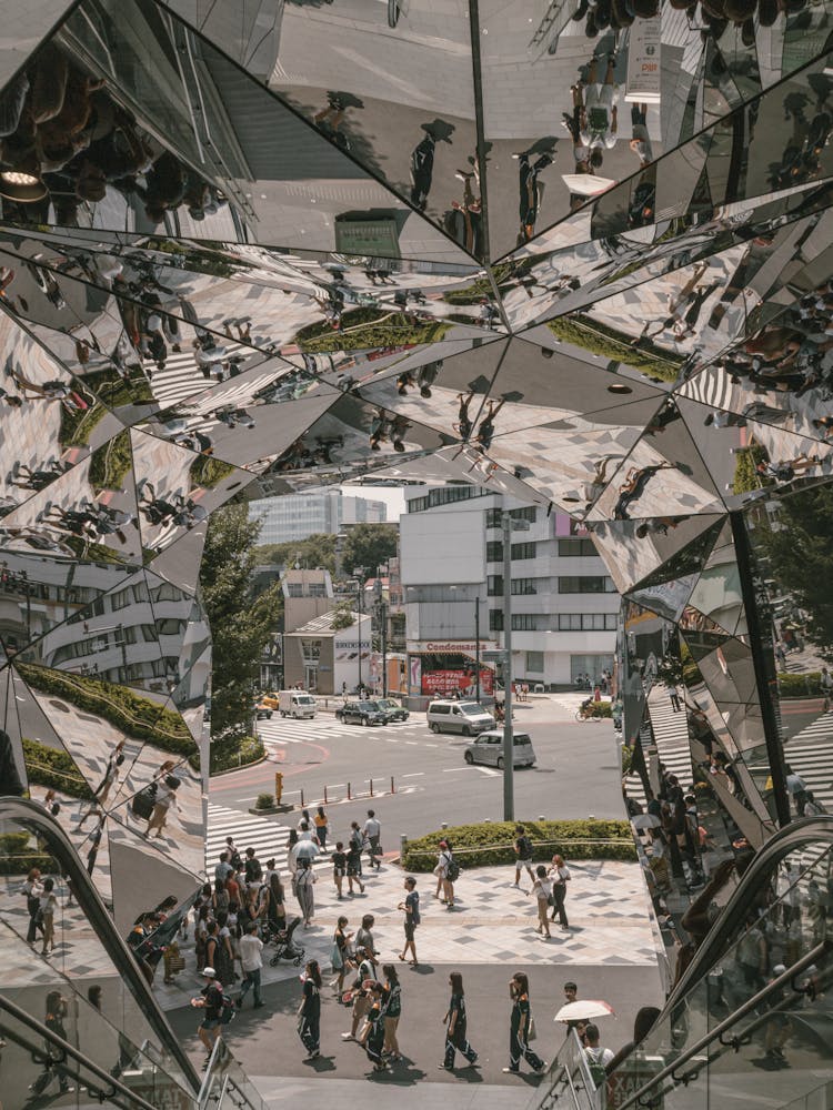 Mirrors Tokyo