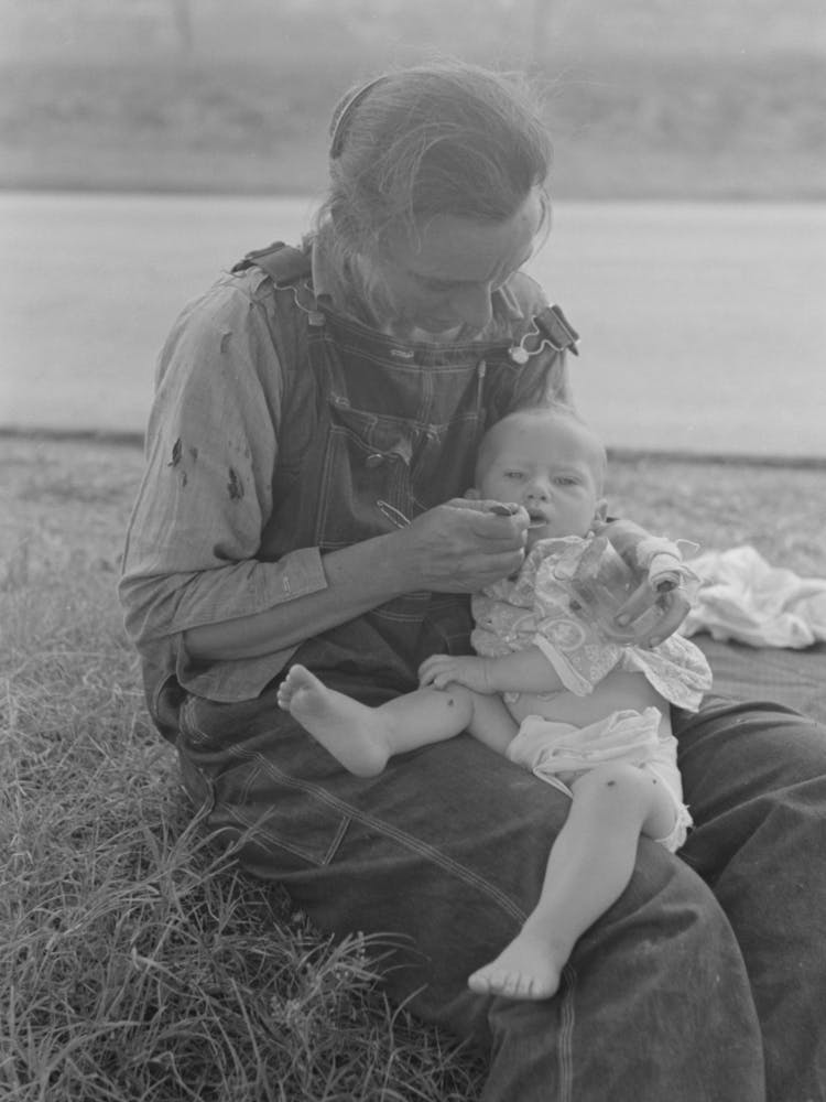 Untitled Photo, Possibly Related To Migrant Mother Feeding Her Baby While The Family Was Stopped By The Roadsid