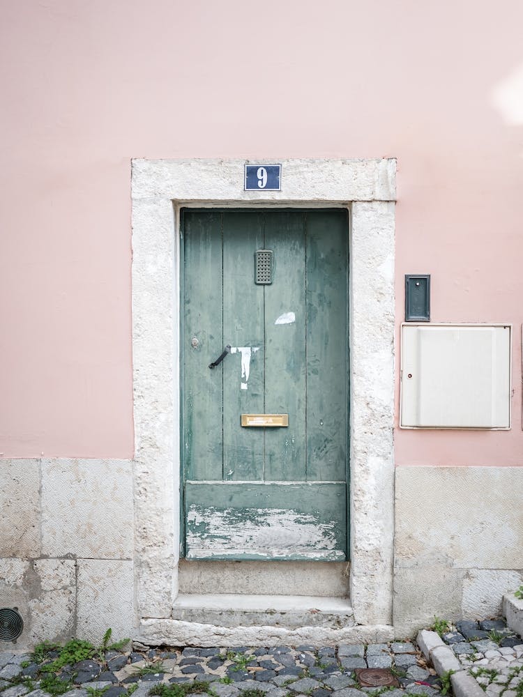 Alfama Pink House Number 9
