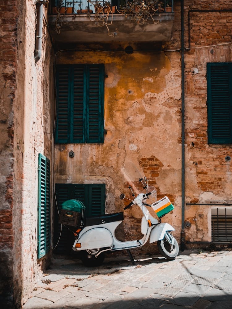 Scooter Italy | Streets of Siena, Tuscany, Italy