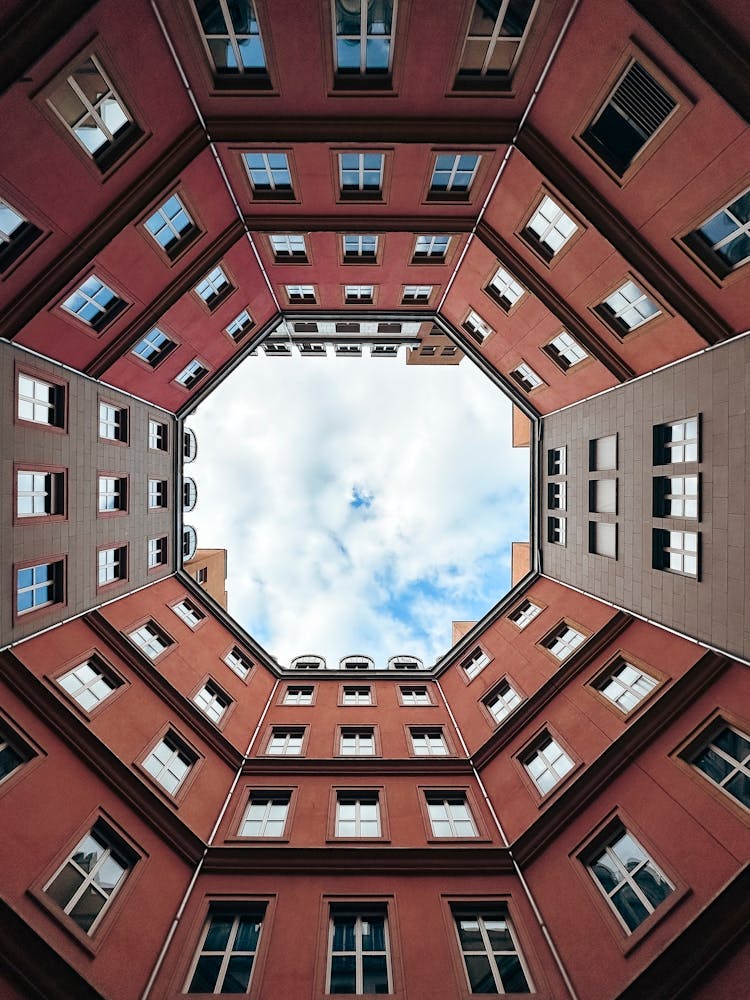 Palazzo Ottagonale And Berlin Sky