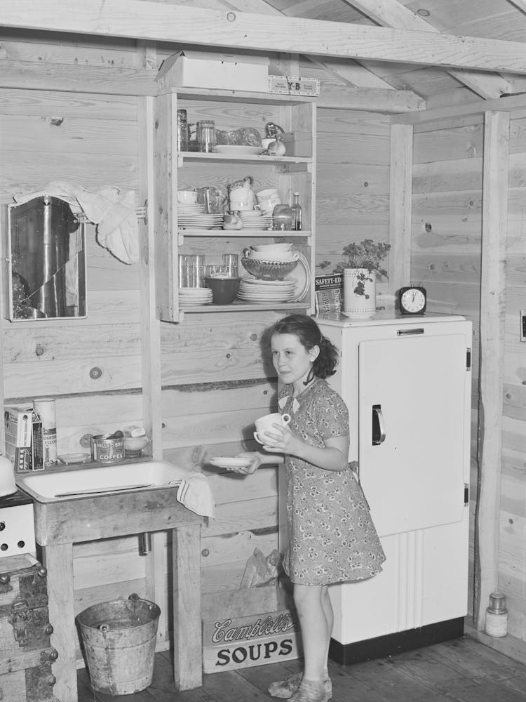 Logements pour Ouvriers à l'Umatilla Ordnance Depot Révélant Leur Nature Temporaire Par l'Intérieur Inachevé
