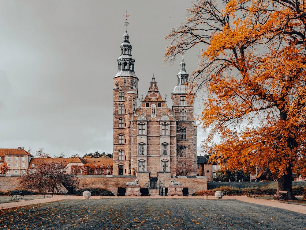 Kopenhagen Castle In Autumn 03