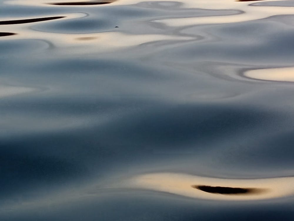 Reflexionen im Wasser