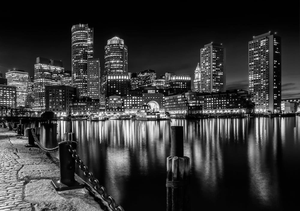 Boston Fan Pier Park & Skyline