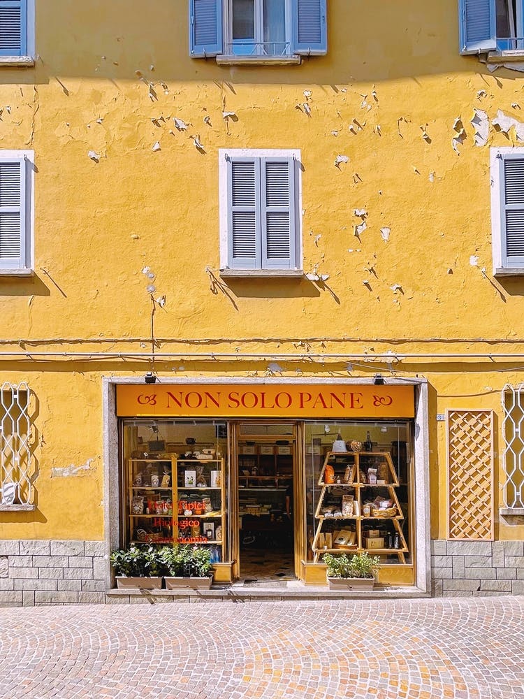 Italian Bread Shop