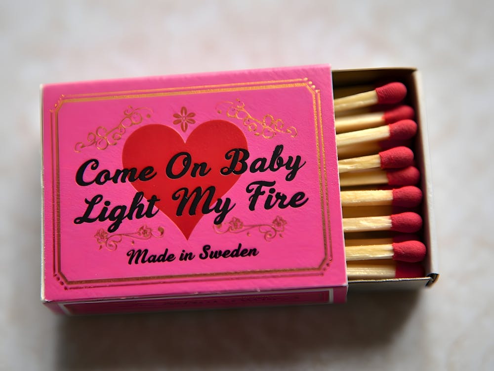 Retro Matchbox - "Light My Fire" Romantic