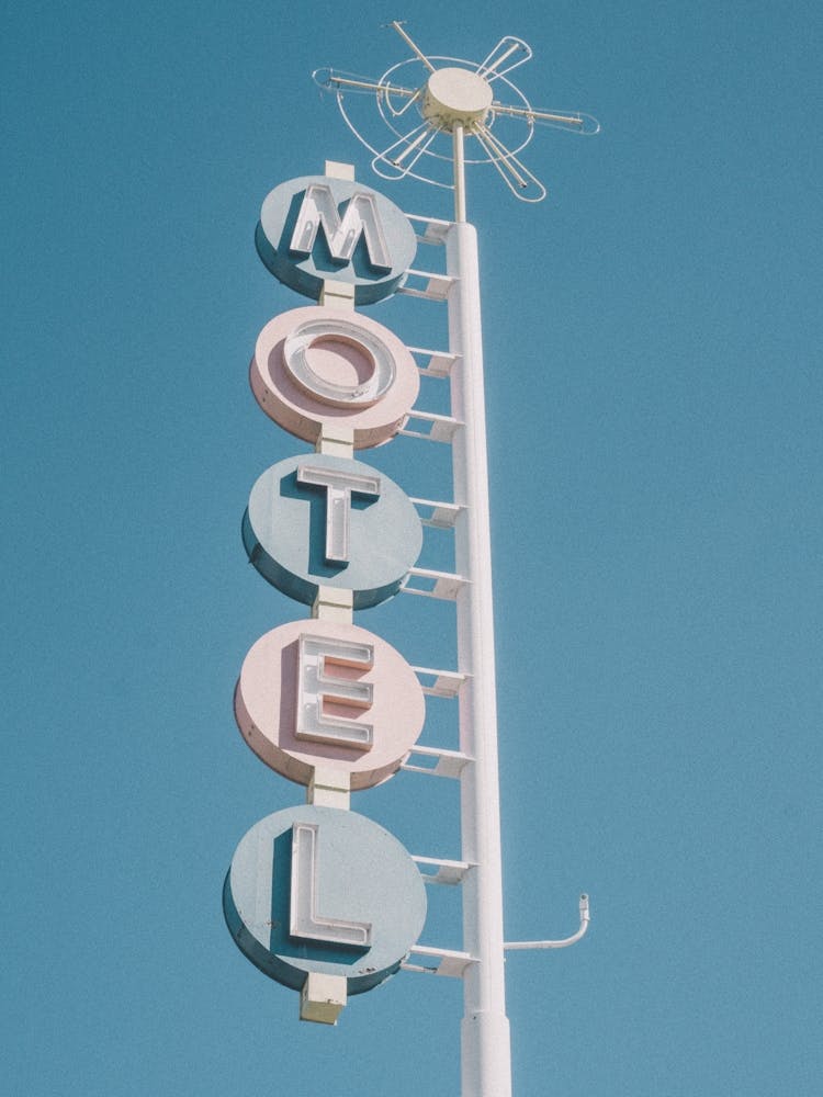Panneau Motel Rétro