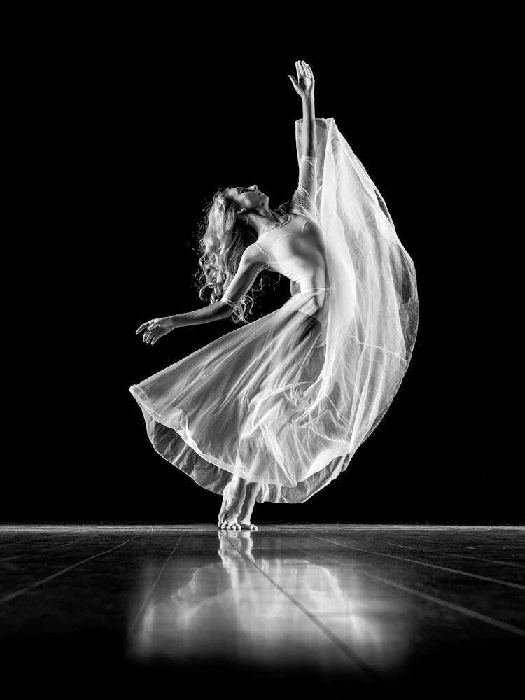 Black And White Ballet Dancer