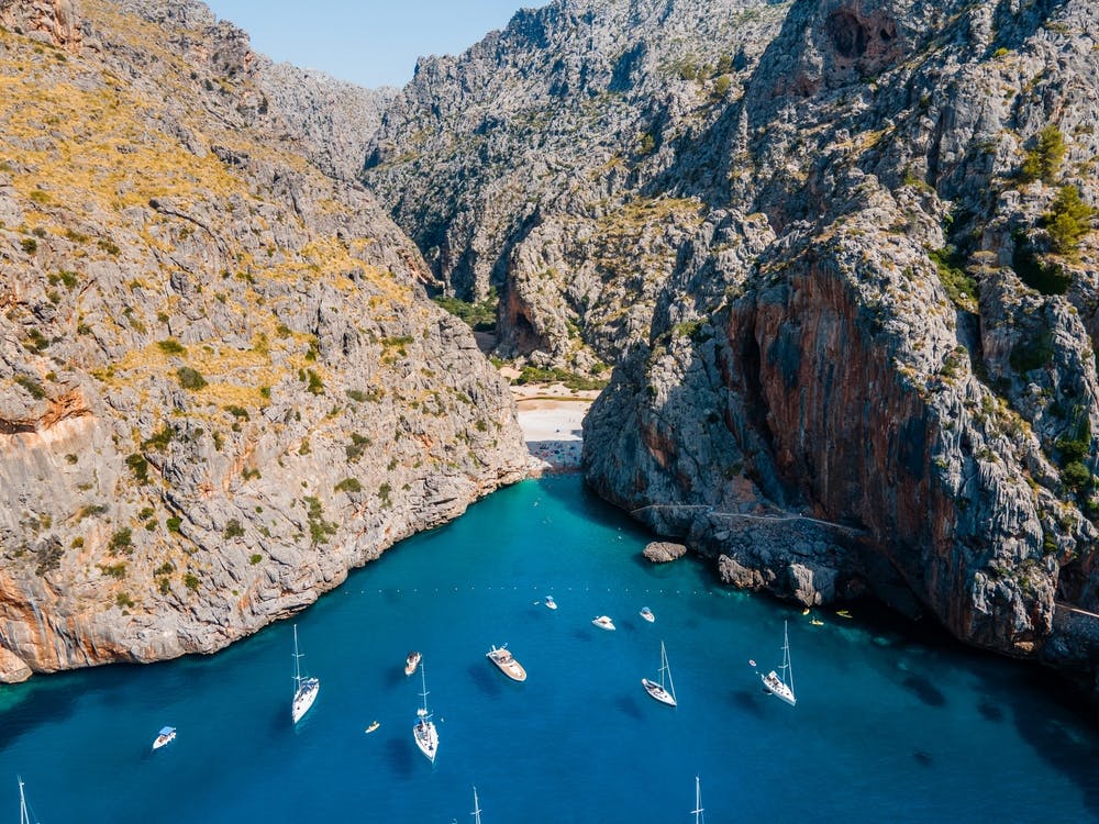 Mallorca Vue par Drone - Bateaux sur les îles Baléares d'Espagne - photographie de voyage