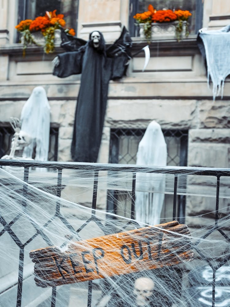 Keep Out, Halloween In New York