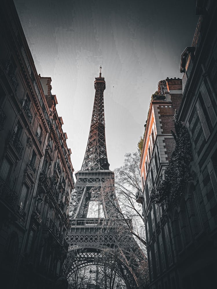 Paris Eiffel Tower - Dark and moody