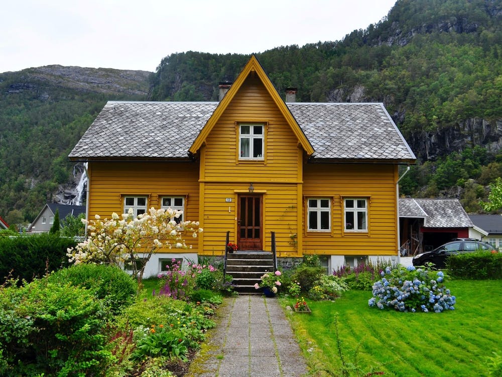Yellow Cottage, Norway