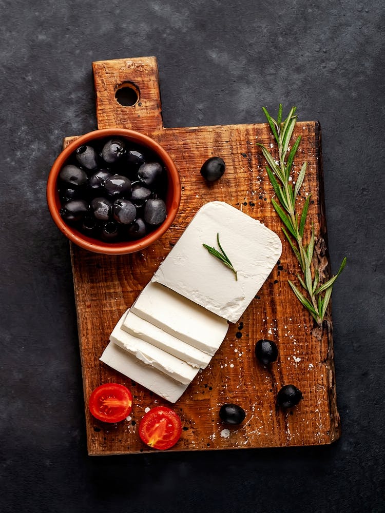 Olives and feta cheese — Food kitchen poster/blackboard, photo art