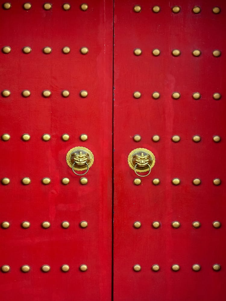 Porte rouge de style asiatique