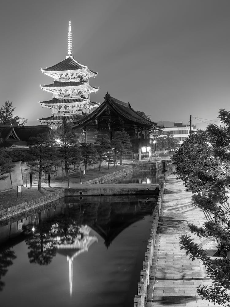 Charming Kyoto Impression Of Toji In The Evening