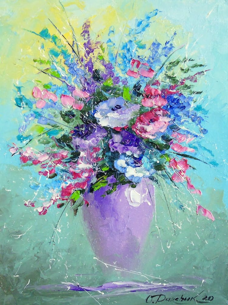 A bouquet of summer flowers in a vase 1