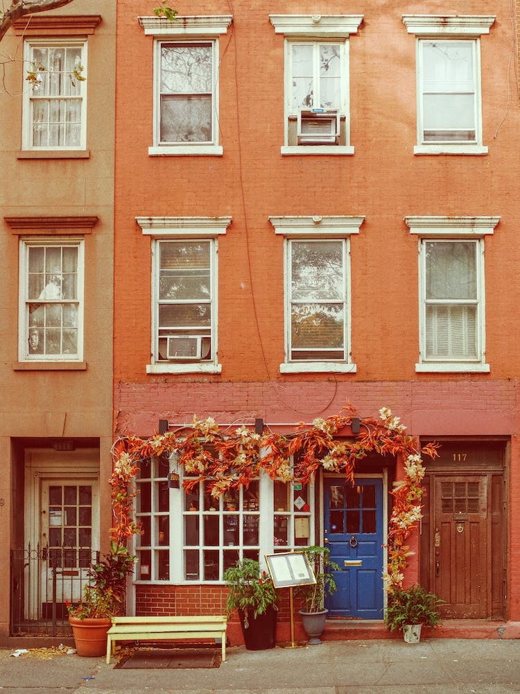 Old Town Tavern, Fall In New York