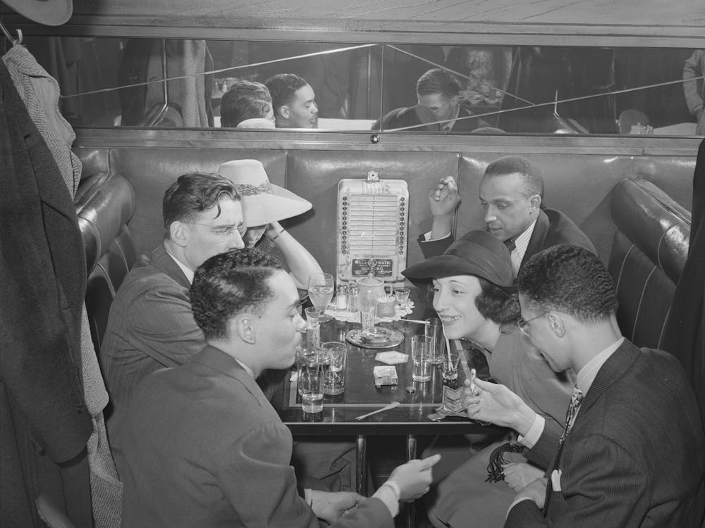 Cabine dans une taverne afro-américaine dans le Southside de Chicago, Illinois par Russell Lee