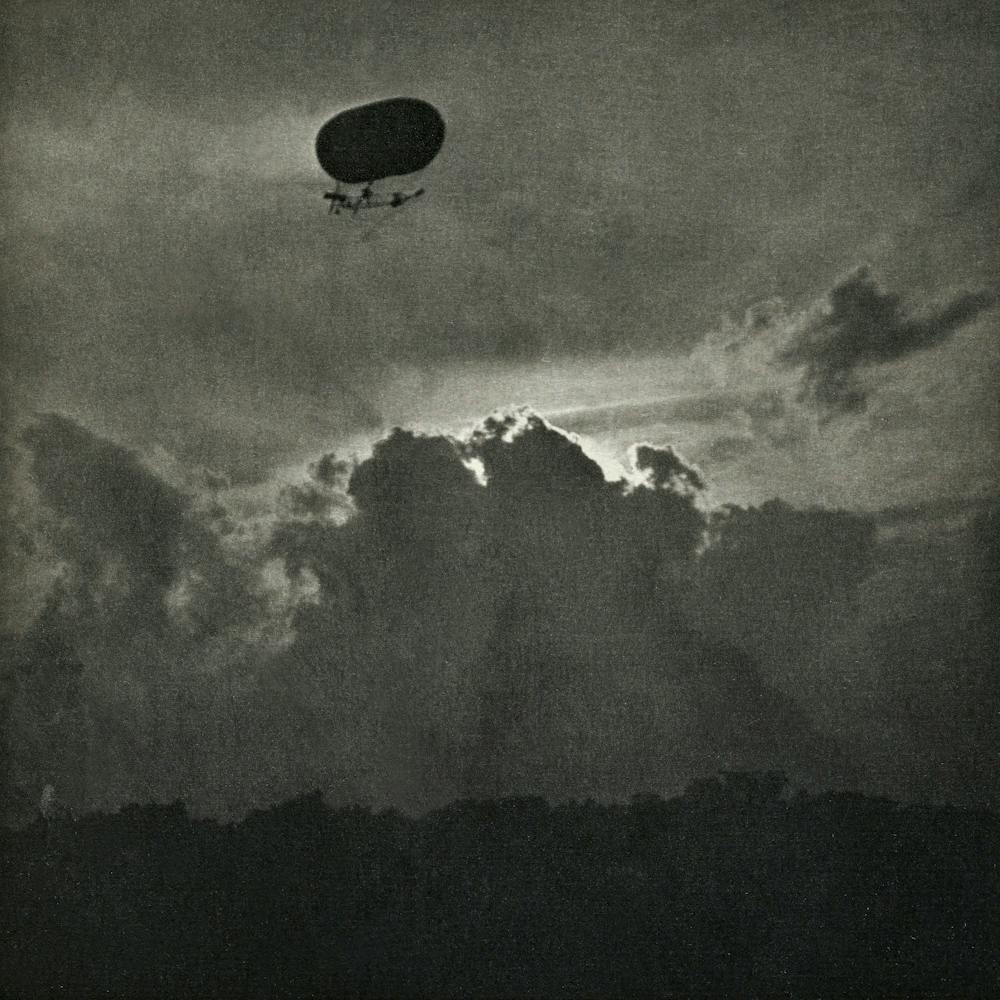 A Dirigible (1910), Alfred Stieglitz