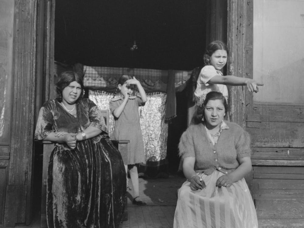 Gypsies Living On South Side Of Chicago, Illinois By Russell Lee