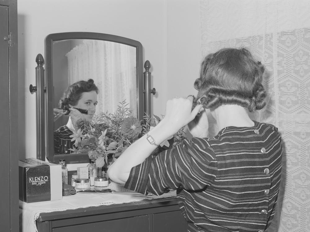 Room In Fsa (Farm Security Administration) Dormitories Occupied By Women Who Work At The Navy Shipyar
