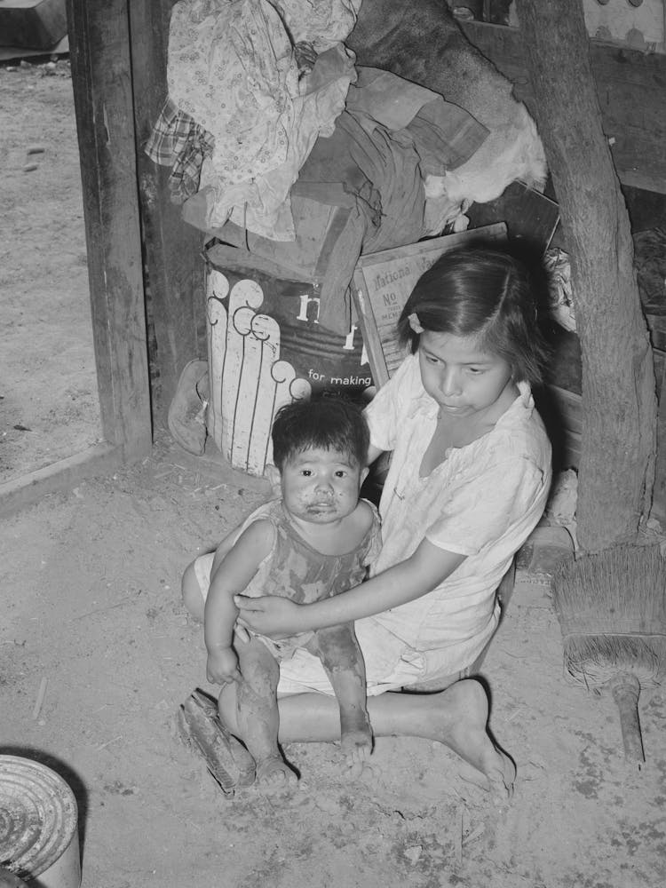 Mexican Children In Kitchen, San Antonio, Texas By Russell Lee