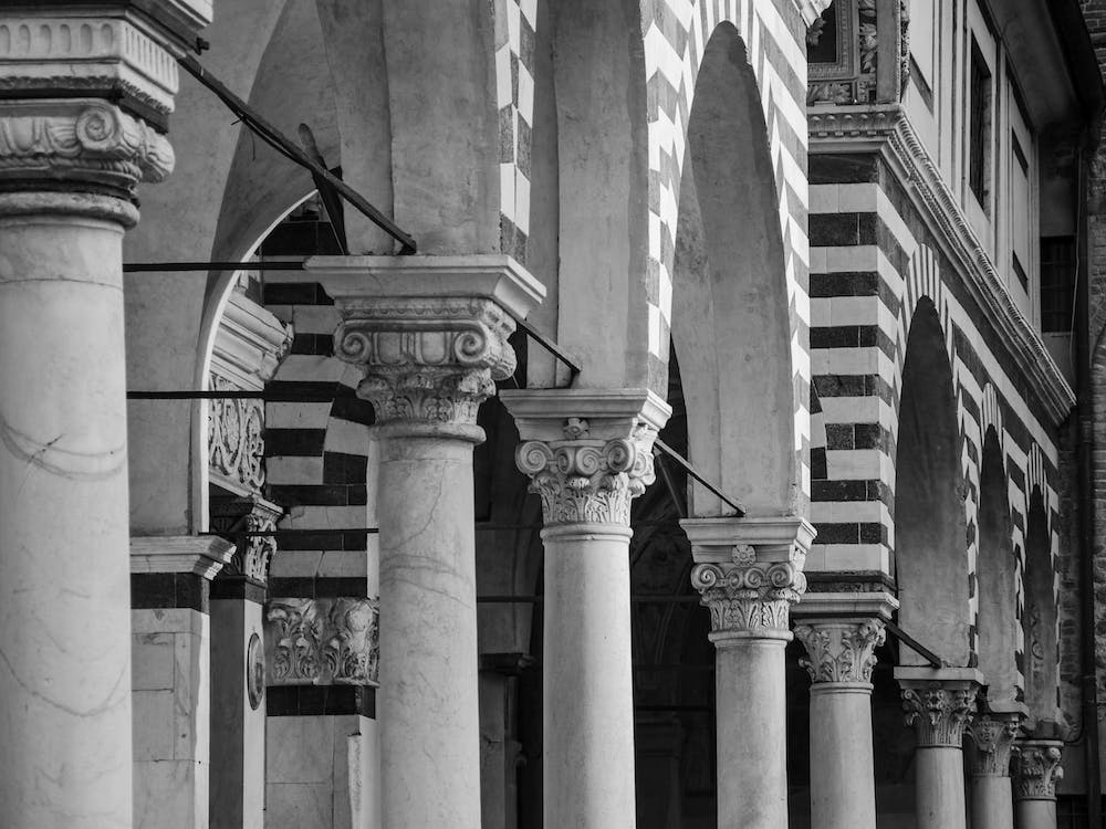 Toscana Architecture   Columns