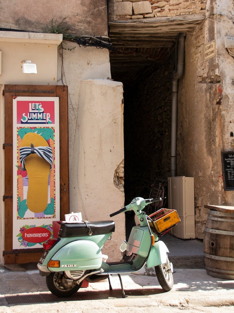 Lets Summer, Vespa