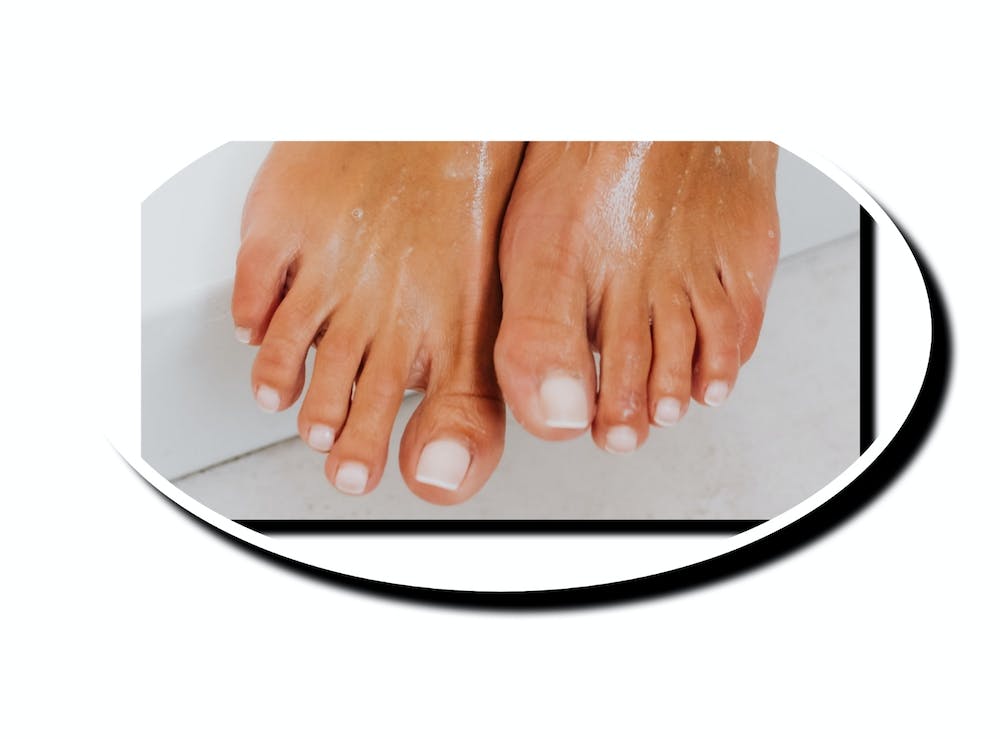 Toes.