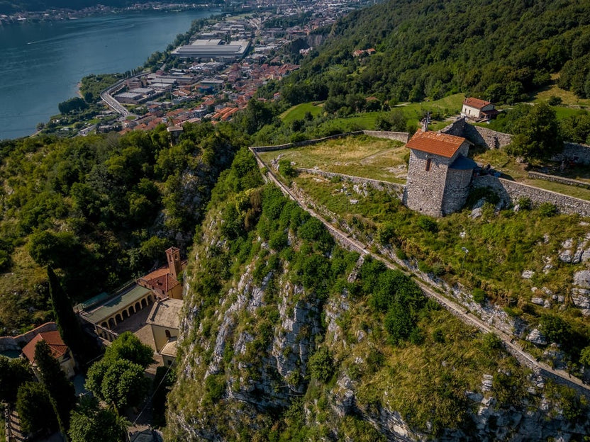 Castello dell'Innominato Italia, Lecco, Lake Como