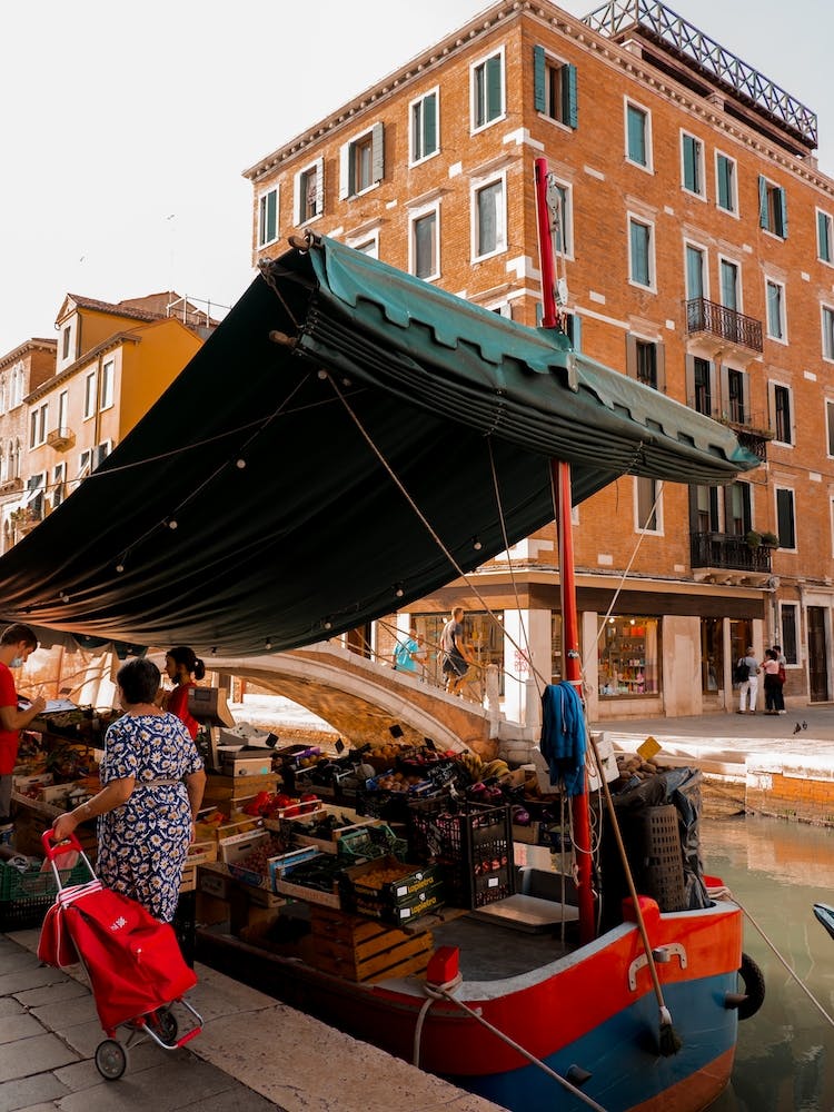 Gemüseboot in Venedig Italien