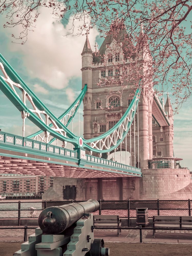 Tower Bridge Urban Vintage Style