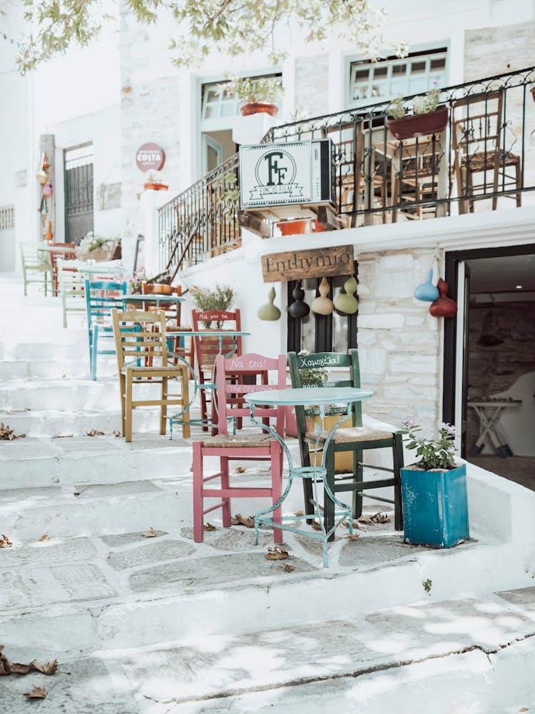 A Taste Of Colour, Naxos