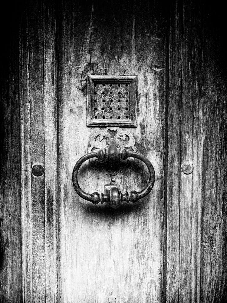 Gros Plan D'une Poignée De Porte Française // France // Photographie de Voyage