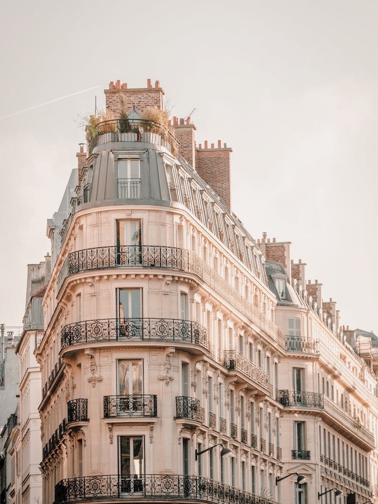 Paris Building
